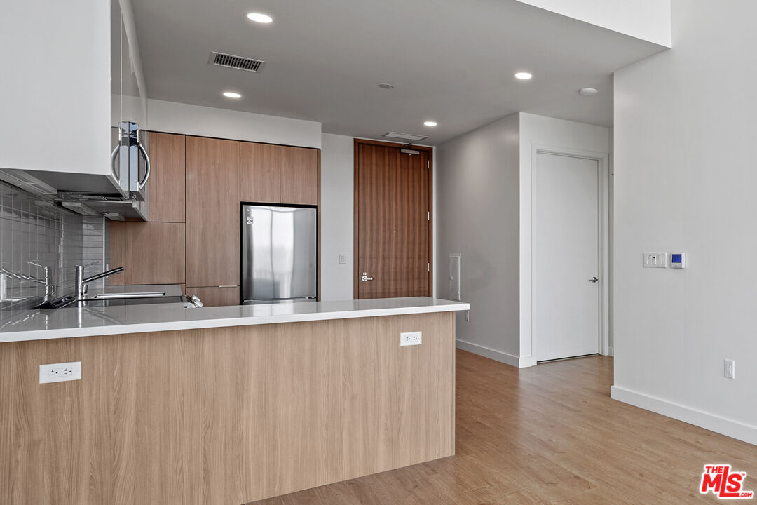 11750 Wilshire Boulevard, Unit 3303 Los Angeles, CA 90025 - Photo 7 of 40