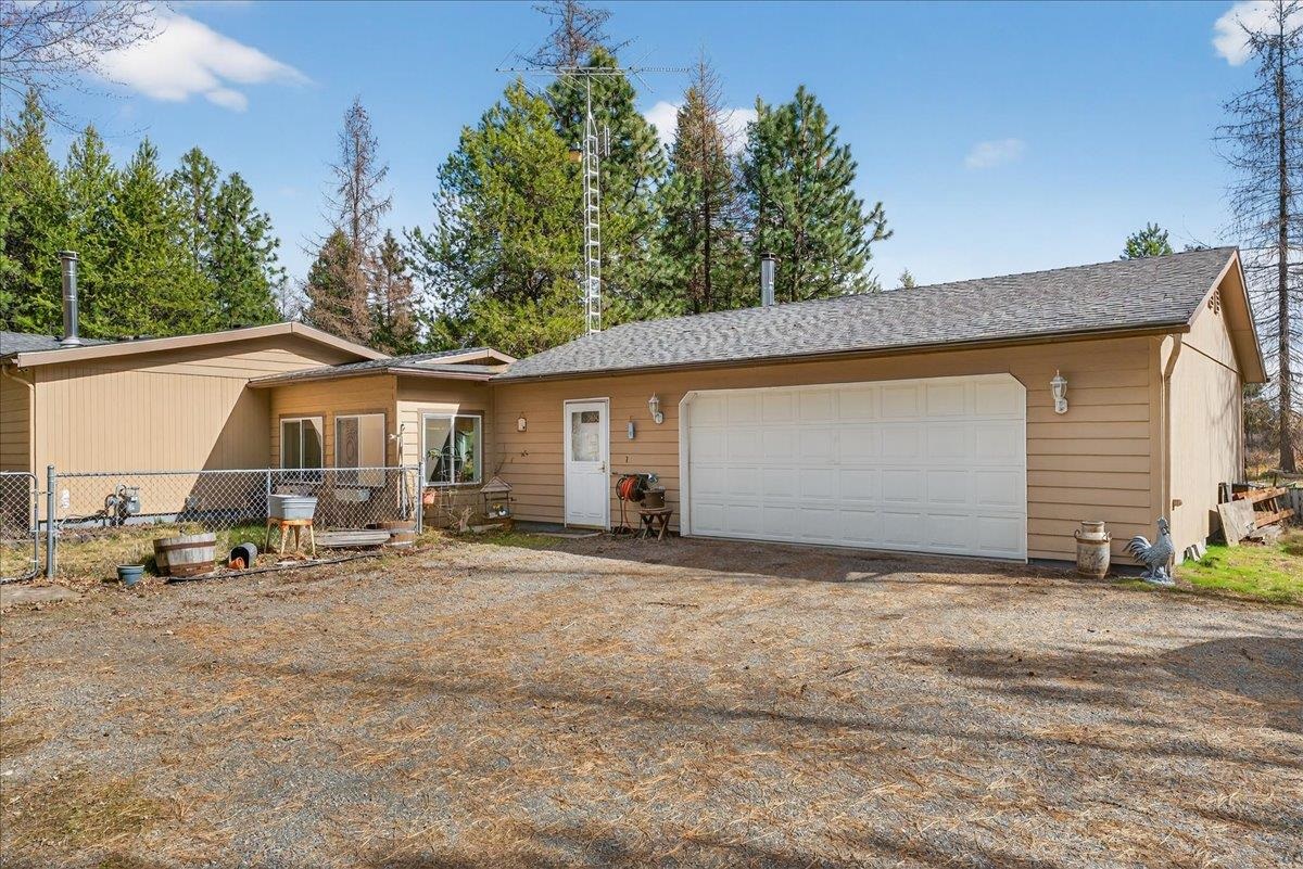 33518 North Missile Site Road Deer Park, WA 99006 - Photo 2 of 45