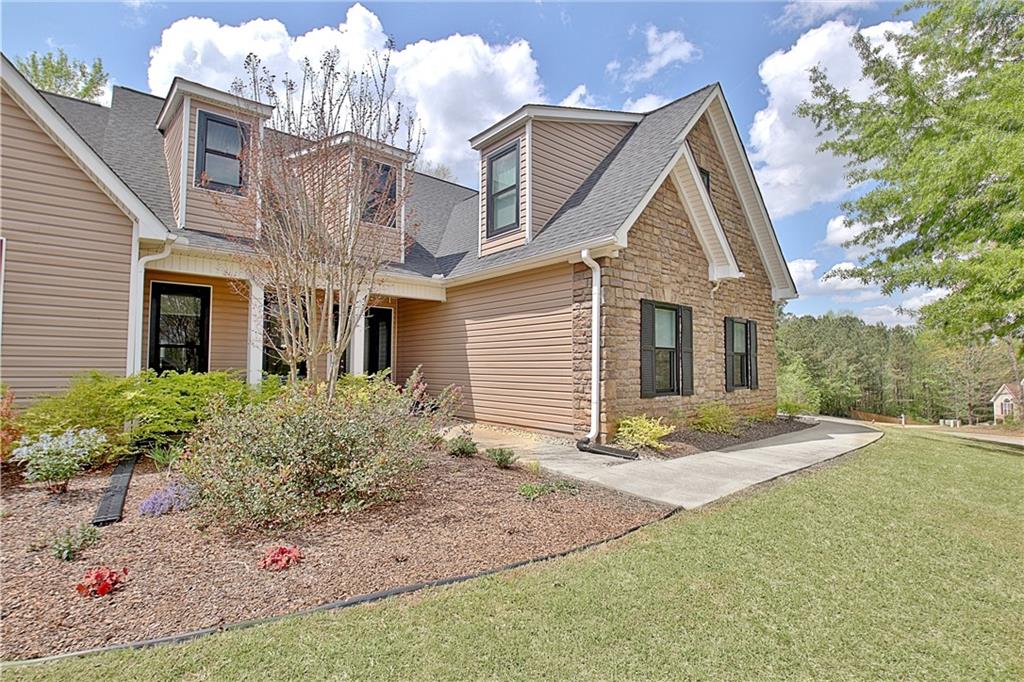 12 Smokey Ridge Court Newnan, GA 30263 - Photo 2 of 76