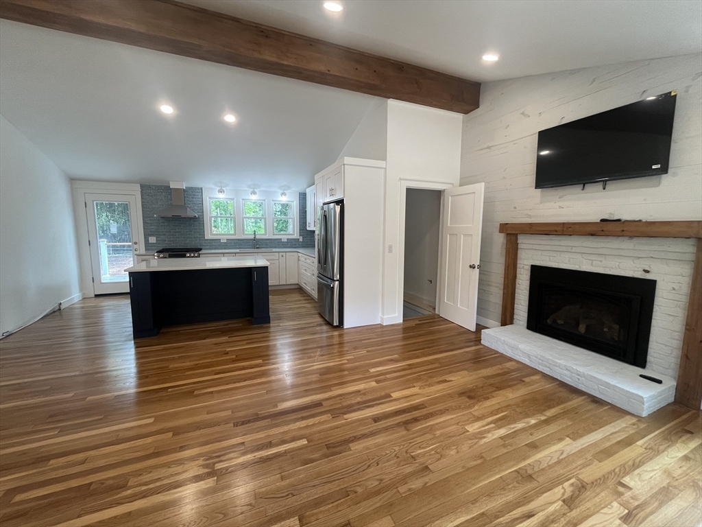 76 Sippewissett Road Falmouth, MA 02540 - Photo 7 of 17