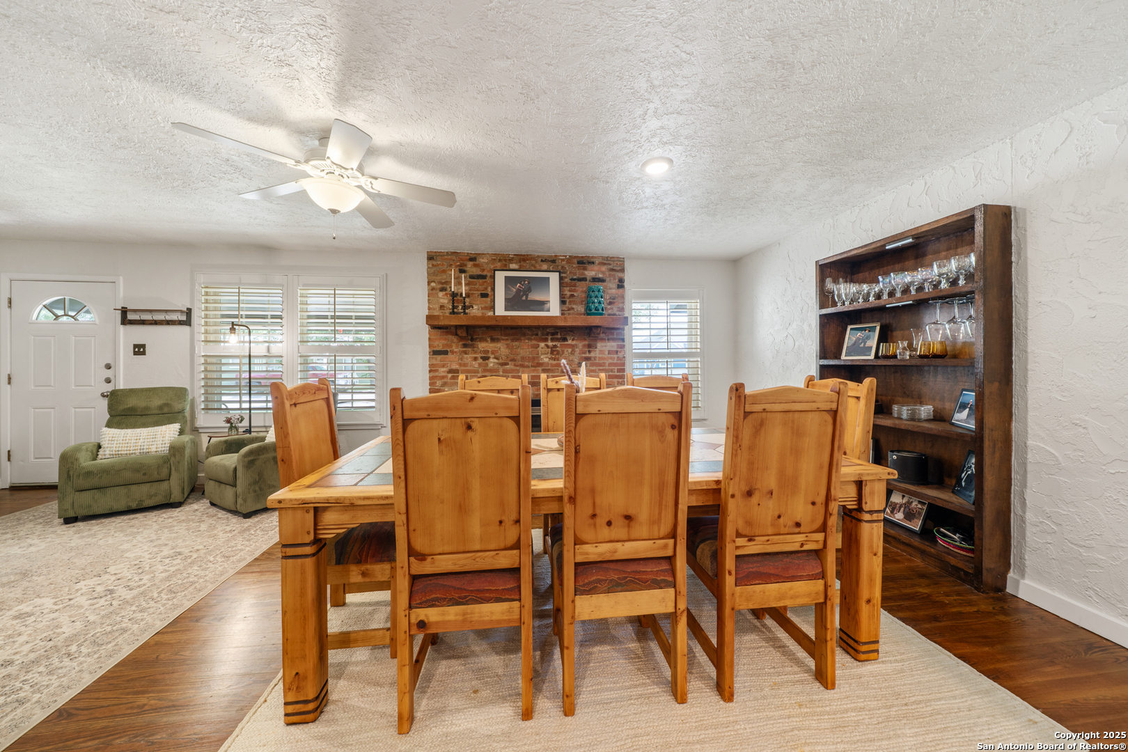 908 29th Street Hondo, TX 78861 - Photo 11 of 37 a view of a dining room with furniture