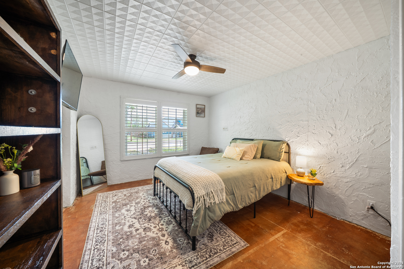 908 29th Street Hondo, TX 78861 - Photo 17 of 37