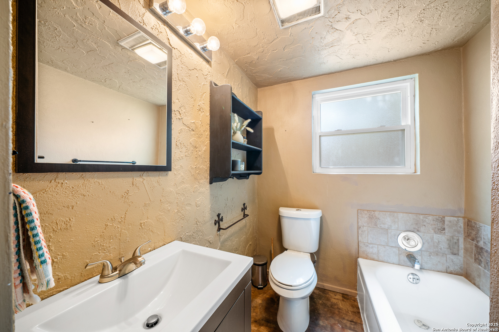 908 29th Street Hondo, TX 78861 - Photo 19 of 37