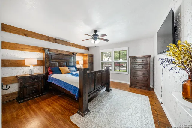 $379,900 | 908 29th Street, Hondo, TX 78861