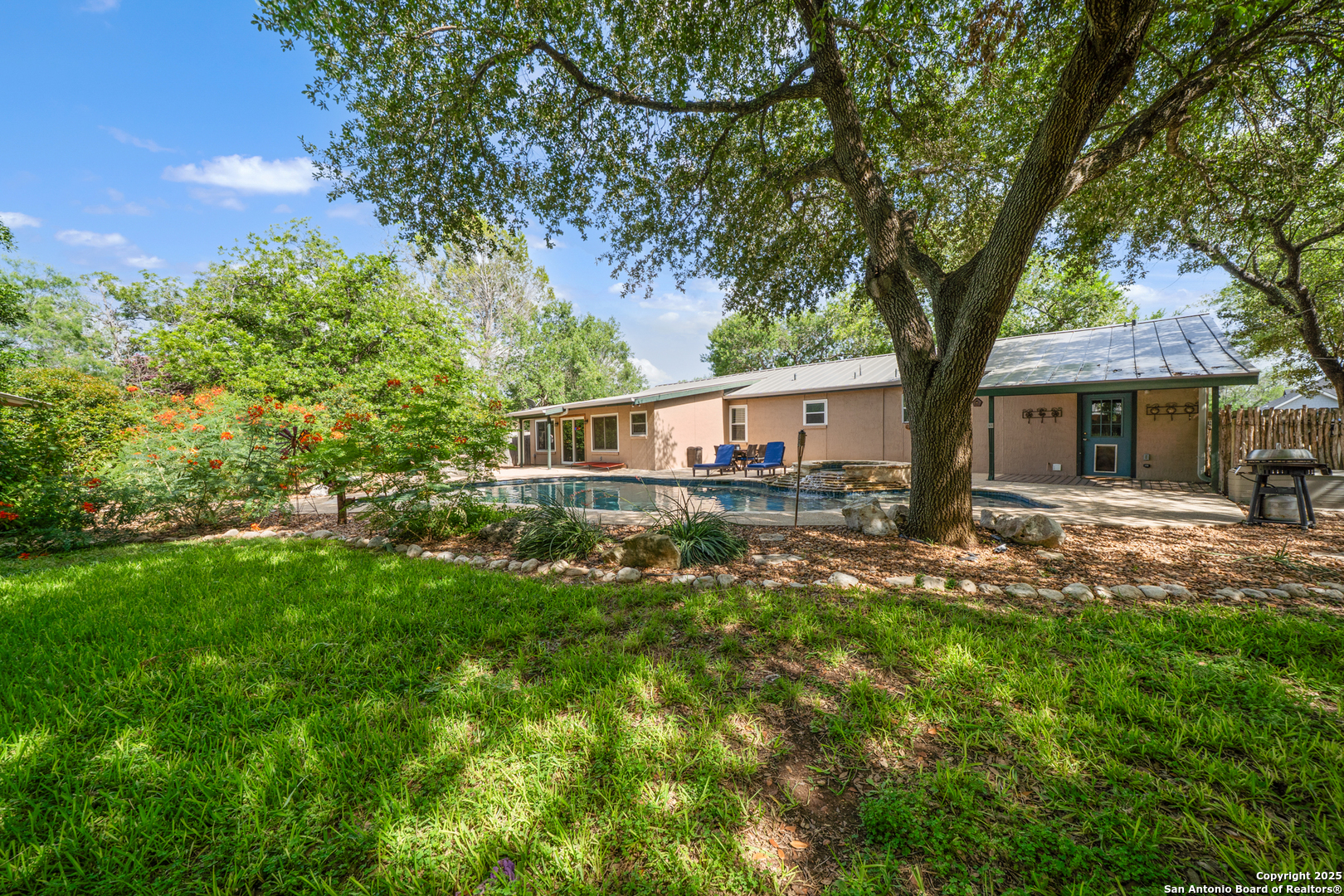 908 29th Street Hondo, TX 78861 - Photo 34 of 37