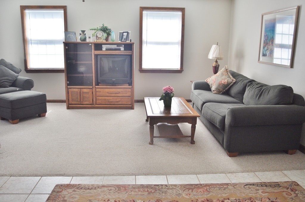 268 Sawmill Road West Springfield, MA 01089 - Photo 6 of 15