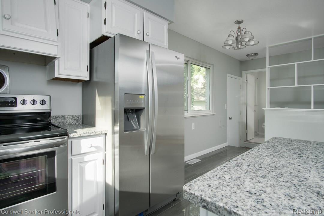 237 North Alice Avenue Rochester, MI 48307 - Photo 8 of 21 237-Alice-008.jpg