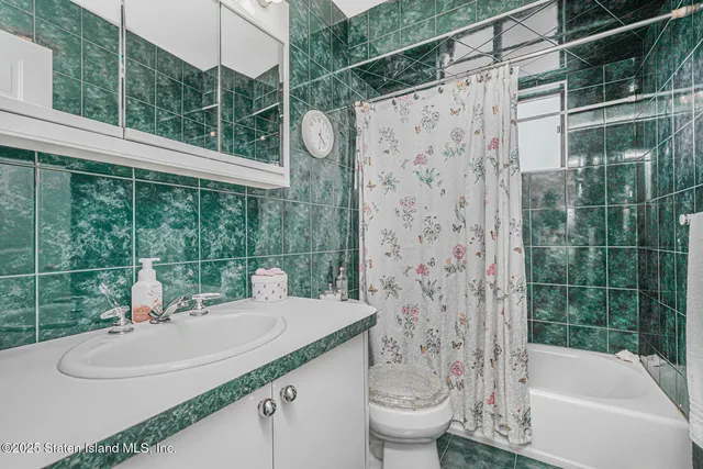 $988,000 | 116 Woehrle Avenue | Greenridge