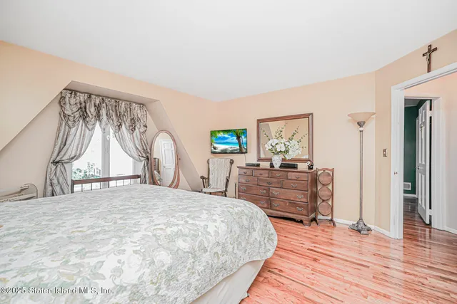 $988,000 | 116 Woehrle Avenue | Greenridge