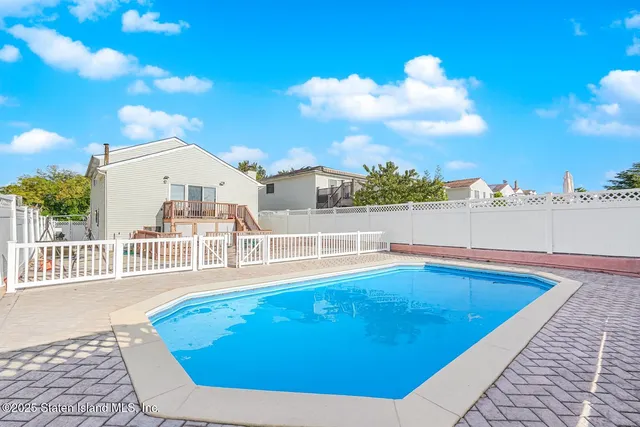 $988,000 | 116 Woehrle Avenue | Greenridge