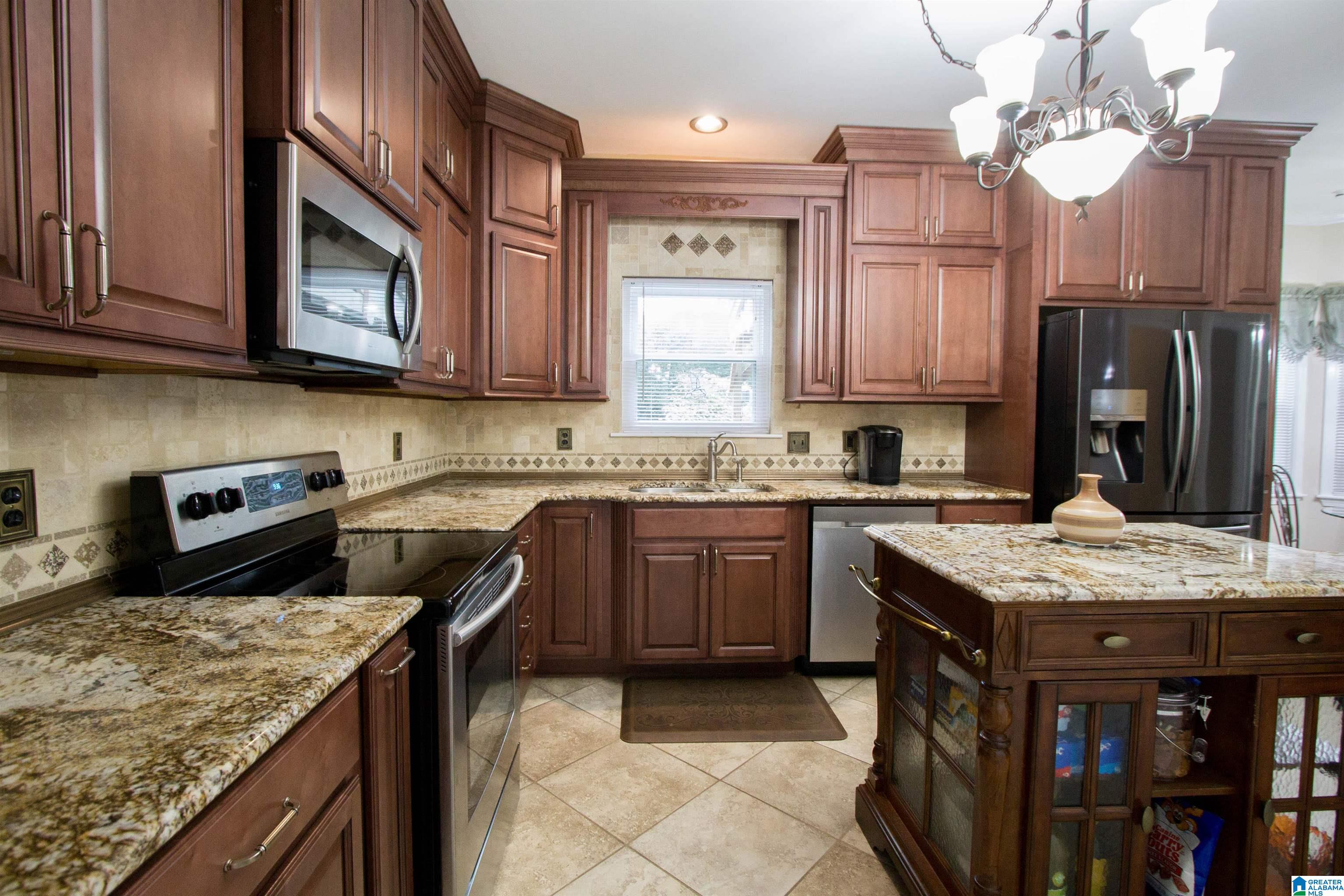 109 Setting Sun Lane Alabaster, AL 35007 - Photo 5 of 30