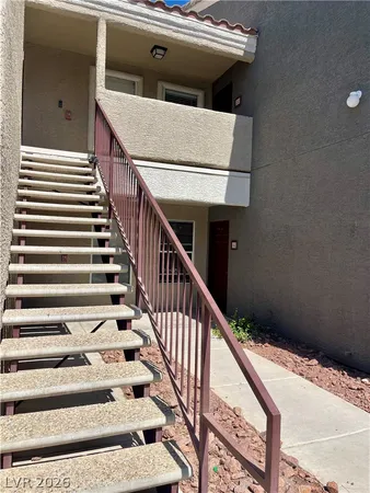 $1,200 | 5055 West Hacienda Avenue, Unit 2142, Las Vegas, NV 89118