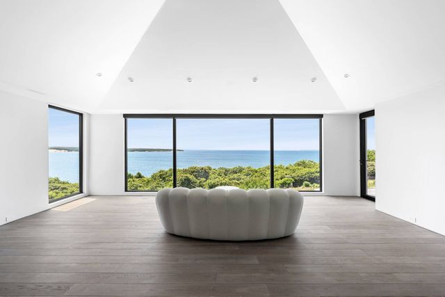 $14,500,000 | 70 Kettle Hole Road, Montauk, NY 11954