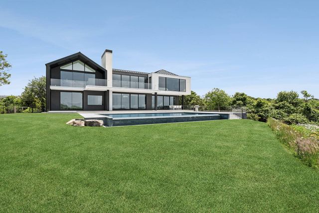 $14,500,000 | 70 Kettle Hole Road, Montauk, NY 11954