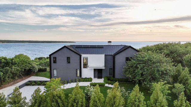 $14,500,000 | 70 Kettle Hole Road, Montauk, NY 11954