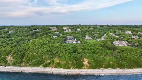 $14,500,000 | 70 Kettle Hole Road, Montauk, NY 11954