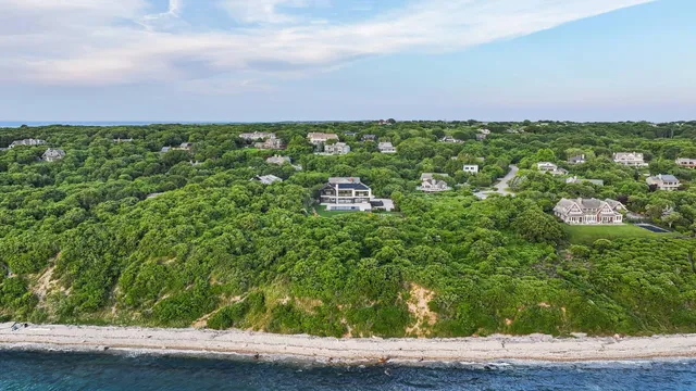 $14,500,000 | 70 Kettle Hole Road, Montauk, NY 11954