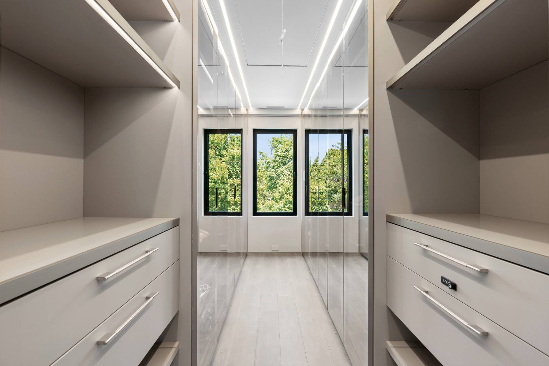 70 Kettle Hole Road Montauk, NY 11954 - Photo 10 of 36