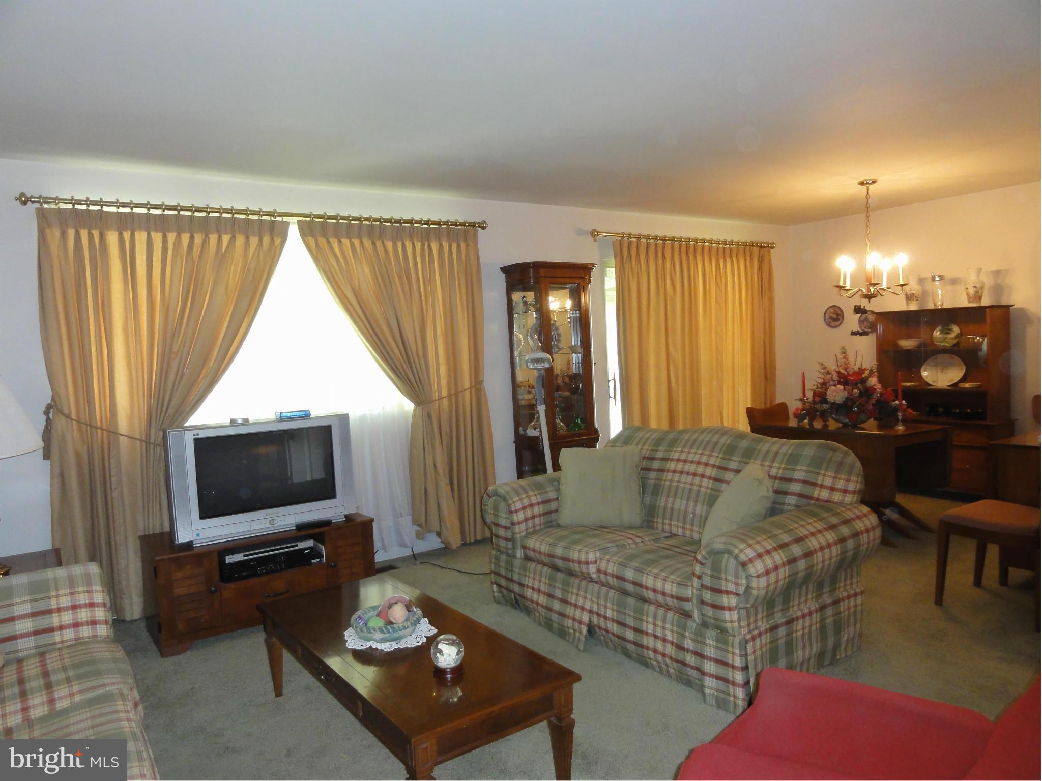 124 Chargeur Road Reisterstown, MD 21136 - Photo 3 of 22 Living Room with the Dining Room on your right