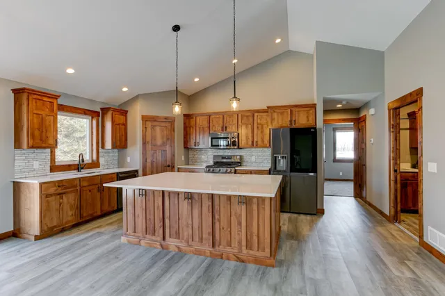 $499,900 | 1637 75th Avenue, Hammond, WI 54015