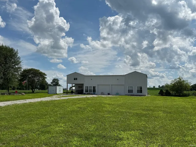 $225,000 | 3871 South Monroe City Road, Monroe City, IN 47557