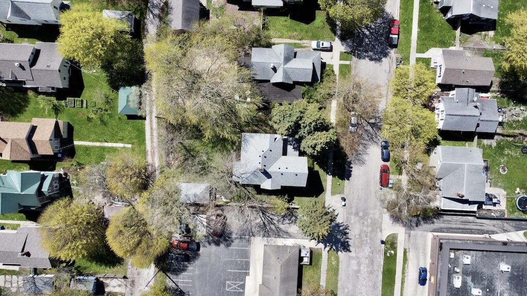 339 2nd Street Manistee, MI 49660 - Photo 9 of 45