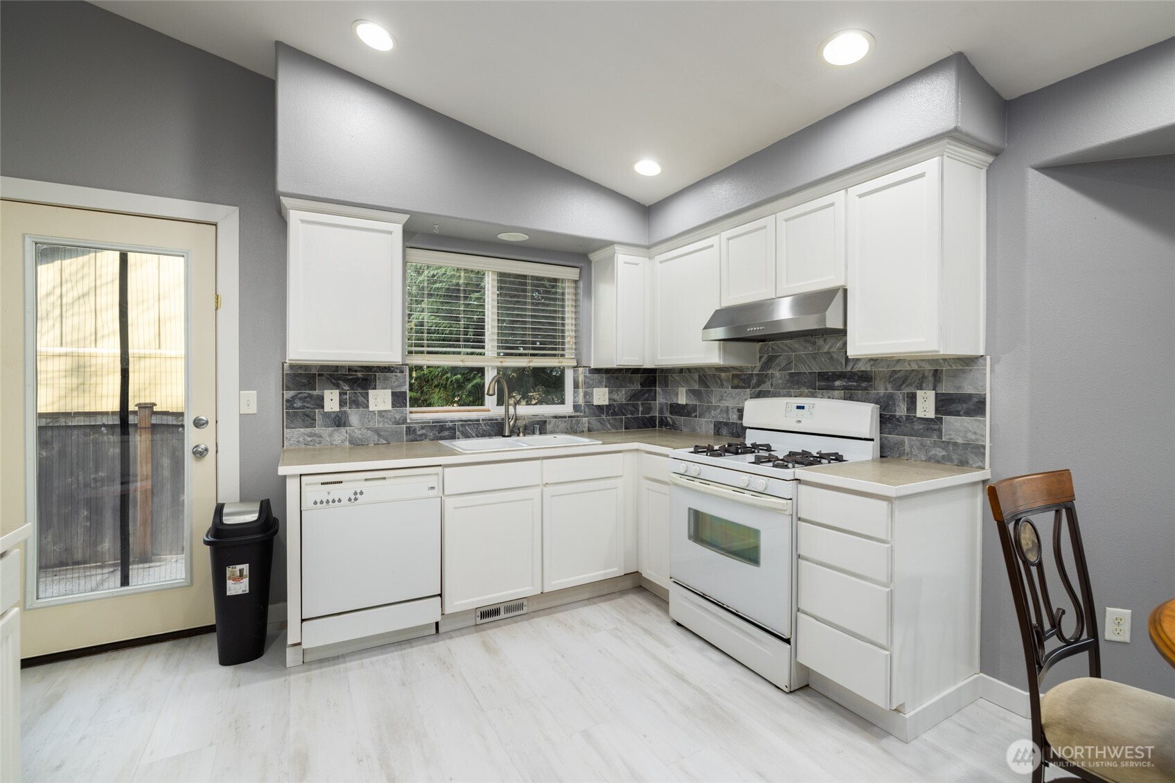 250 Dallas Street Mount Vernon, WA 98274 - Photo 13 of 33