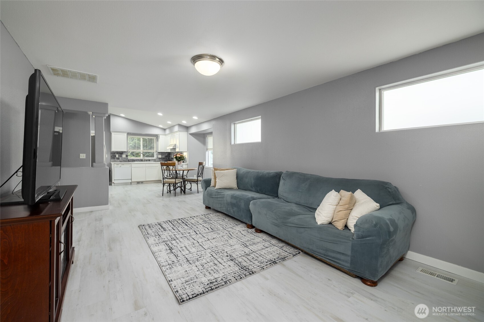 250 Dallas Street Mount Vernon, WA 98274 - Photo 8 of 33