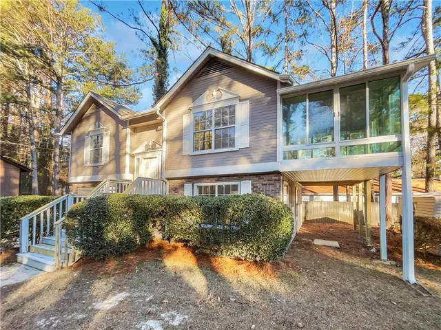 $240,000 | 587 Tarragon Way Southwest, Atlanta, GA 30331