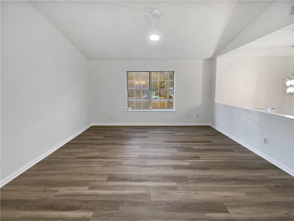 587 Tarragon Way Southwest Atlanta, GA 30331 - Photo 7 of 23