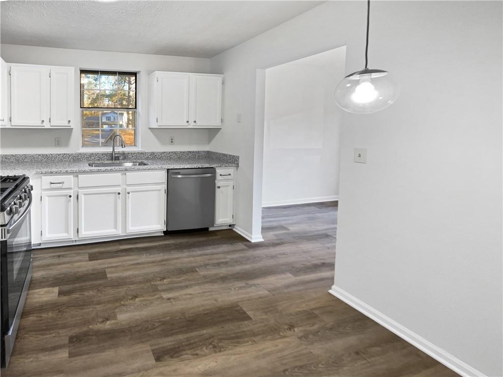 587 Tarragon Way Southwest Atlanta, GA 30331 - Photo 10 of 23