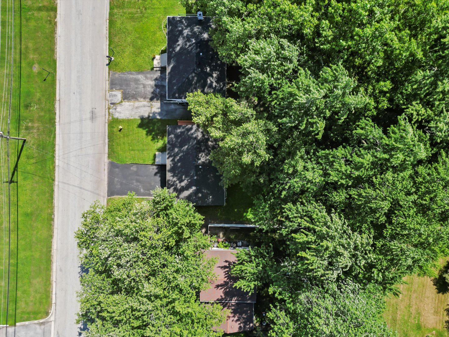 3619 West 163rd Street Markham, IL 60428 - Photo 38 of 40 an aerial view of a house with a yard