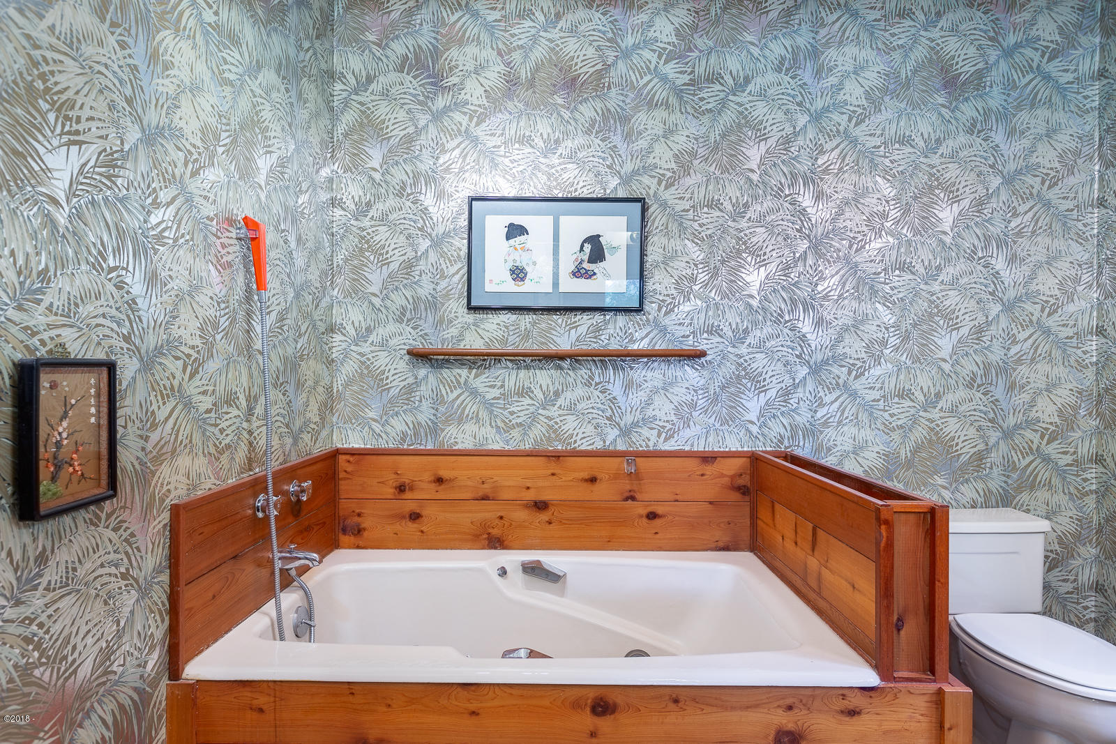 56305 Spruce Road Otis, OR 97368 - Photo 13 of 35 Soaking tub