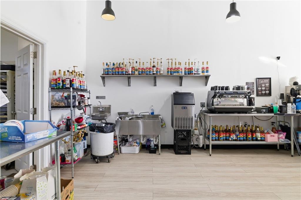 1219 Merchant Street Ambridge, PA 15003 - Photo 15 of 32