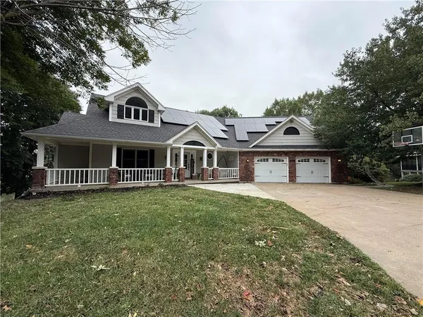 $595,000 | 24 Lakeview Drive, Lexington, MO 64067