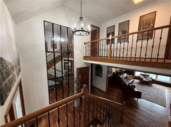 $595,000 | 24 Lakeview Drive, Lexington, MO 64067