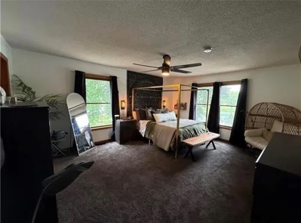 $595,000 | 24 Lakeview Drive, Lexington, MO 64067