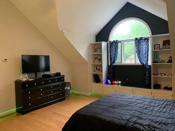 $595,000 | 24 Lakeview Drive, Lexington, MO 64067