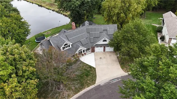 $595,000 | 24 Lakeview Drive, Lexington, MO 64067