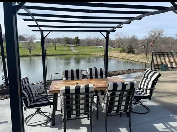 $595,000 | 24 Lakeview Drive, Lexington, MO 64067