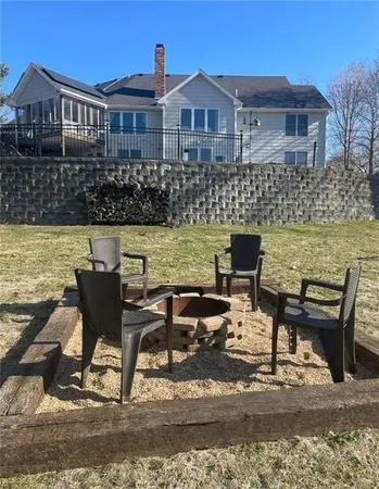 $595,000 | 24 Lakeview Drive, Lexington, MO 64067