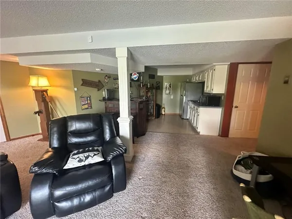 $595,000 | 24 Lakeview Drive, Lexington, MO 64067