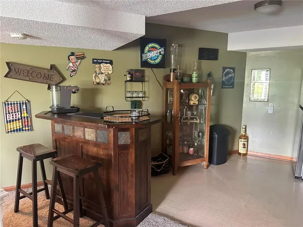 $595,000 | 24 Lakeview Drive, Lexington, MO 64067