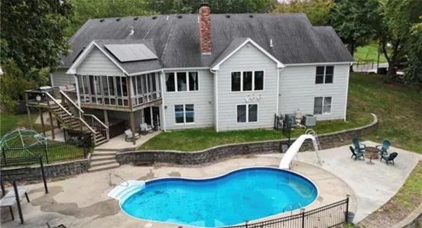 $595,000 | 24 Lakeview Drive, Lexington, MO 64067