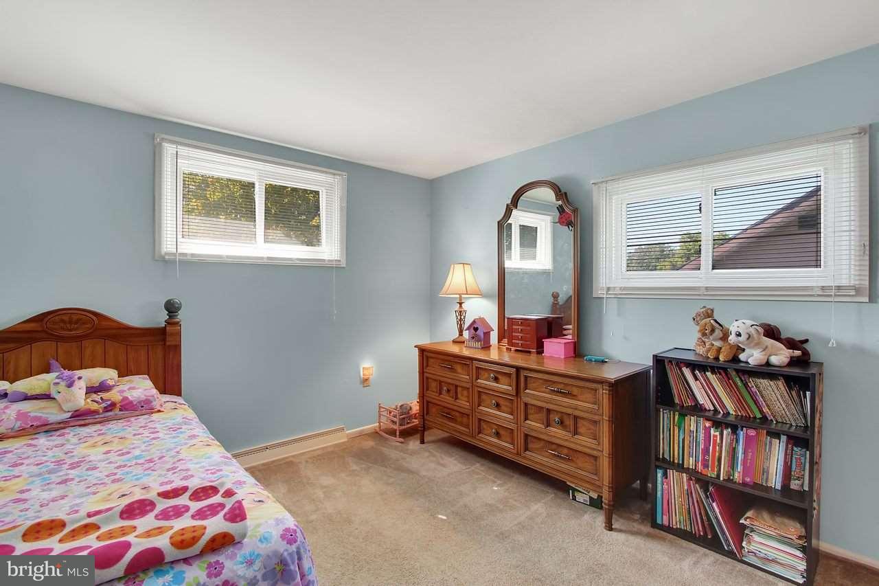717 Gunnison Road York, PA 17404 - Photo 12 of 25