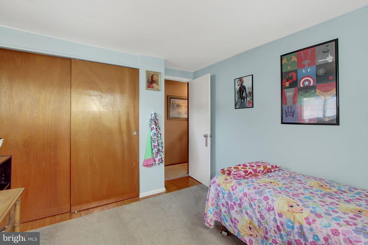 717 Gunnison Road York, PA 17404 - Photo 13 of 25
