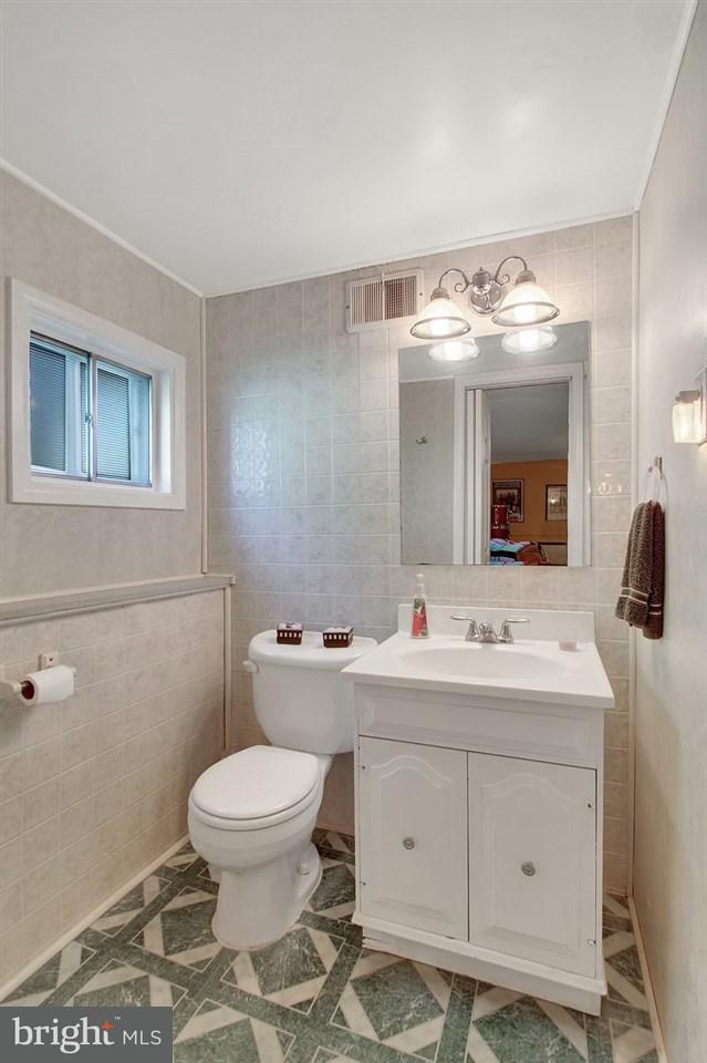 717 Gunnison Road York, PA 17404 - Photo 20 of 25