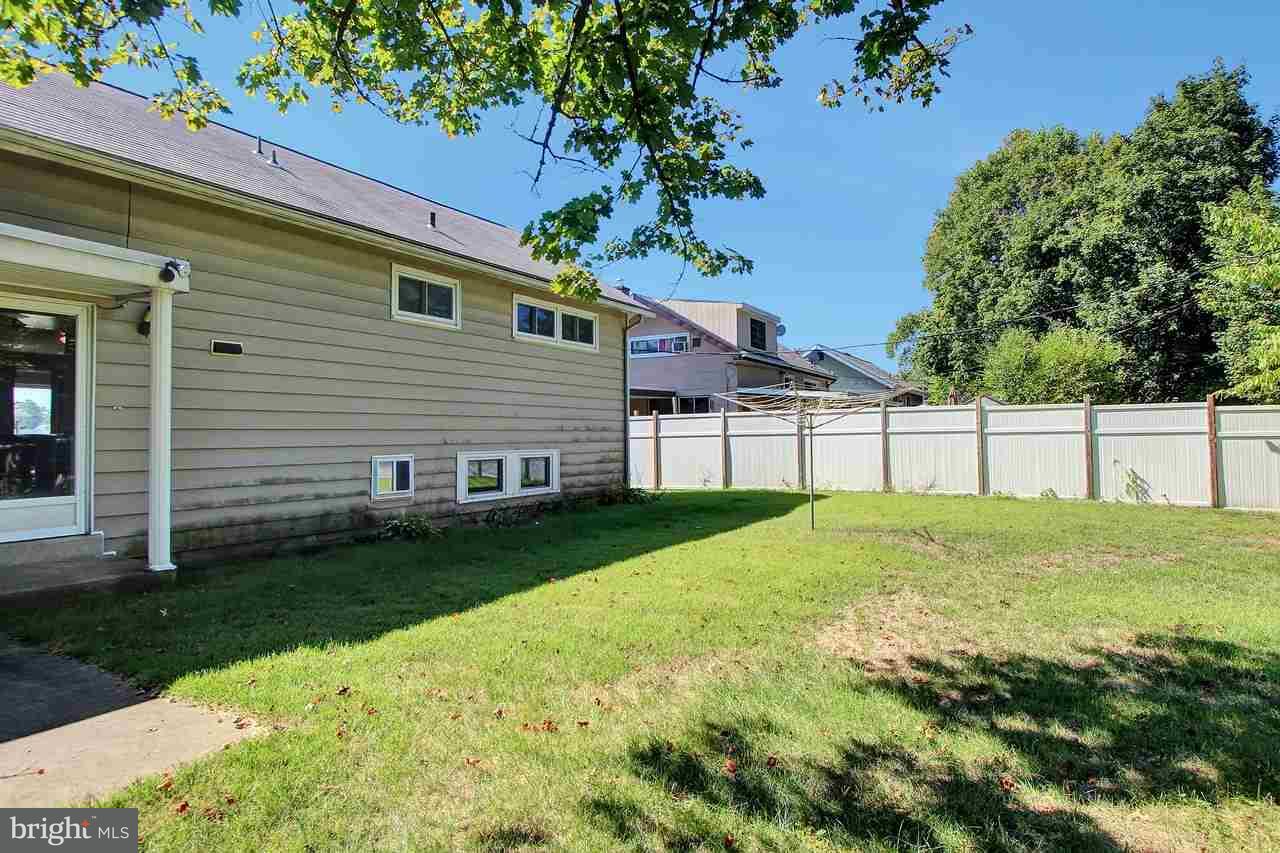 717 Gunnison Road York, PA 17404 - Photo 23 of 25