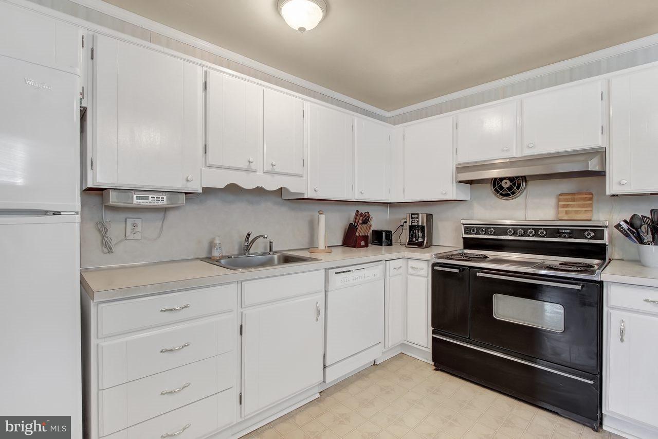717 Gunnison Road York, PA 17404 - Photo 6 of 25