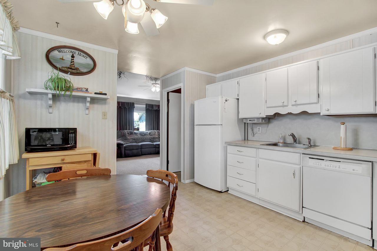 717 Gunnison Road York, PA 17404 - Photo 8 of 25